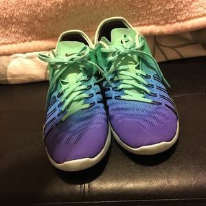 Size 8 women Nike like new shoes.  Worn 2 times